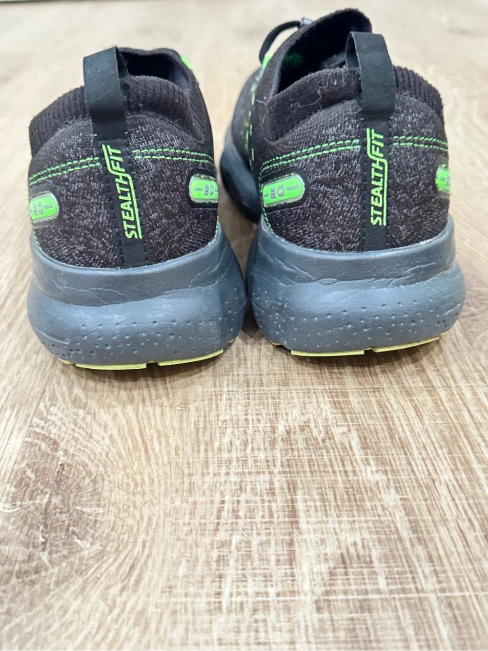 Brooks Glycerin 20 Men’s 10 Black Green Running Shoes Athletic Sneakers EU 44